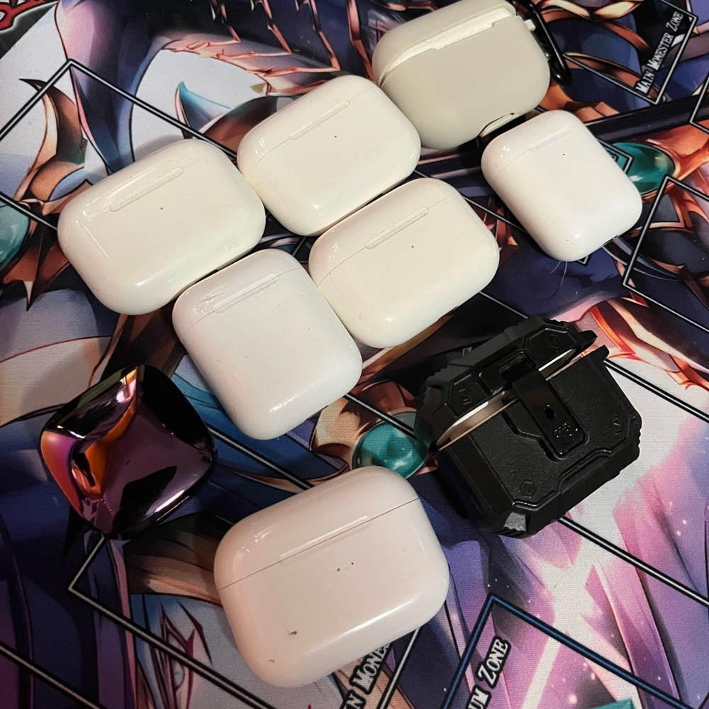 AirPod lot cases and headphones untested